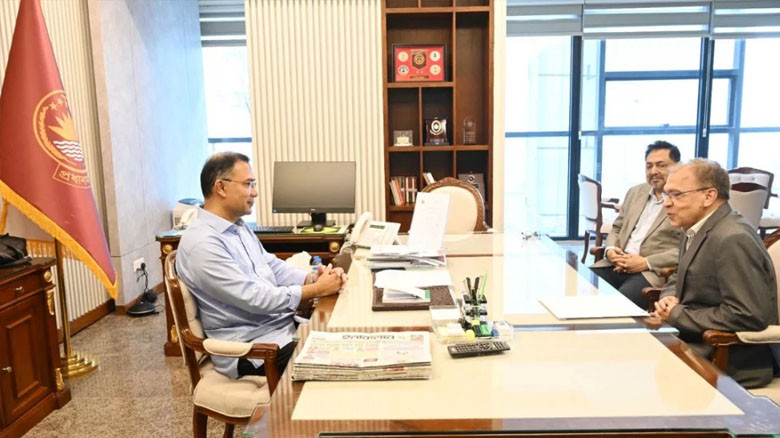 দুর্নীতিমুক্ত বাংলাদেশ গড়ার বিষয়ে আলোচনা প্রধানমন্ত্রীর সঙ্গ