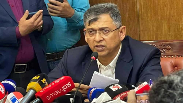 সাংবাদিক মিঠুকে বিদেশ যেতে বাধা, খোঁজ নেওয়ার আশ্বাস স্বরাষ্ট