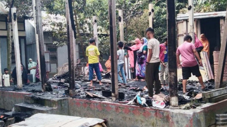 দোহারে ভয়াবহ অগ্নিকাণ্ডে স্বামী-স্ত্রীর মৃত্যু