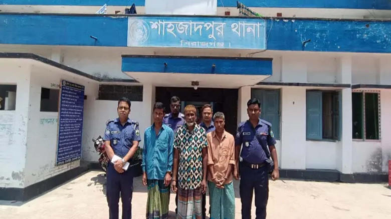 কৃষক সেজে অভিযান, শিশু হত্যা মামলার আসামি আটক