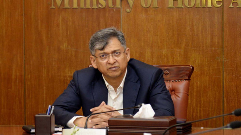 পুলিশ বাহিনীর উন্নয়নে একাধিক সিদ্ধান্ত স্বরাষ্ট্রমন্ত্রীর