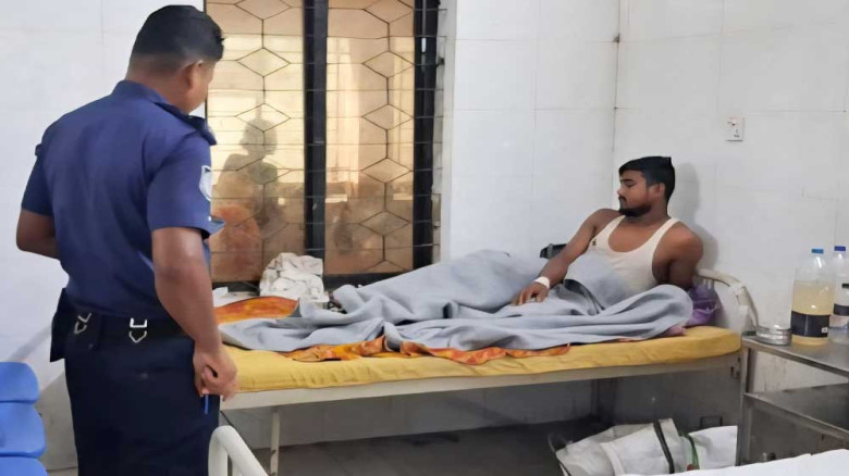 গাইবান্ধায় তৃতীয় শ্রেণির শিক্ষার্থীকে ধর্ষণচেষ্টা, অভিযুক্ত গ্রেপ্তার...
