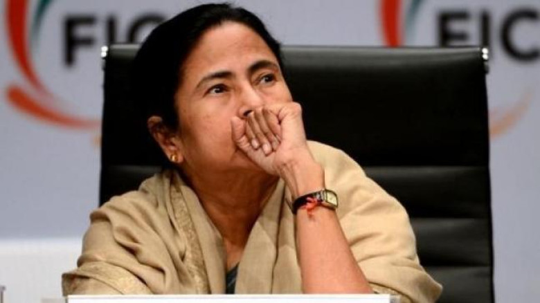 পশ্চিমবঙ্গে তৃণমূলের পৌর কাউন্সিলরদের পদত্যাগে উত্তাল রাজনীত