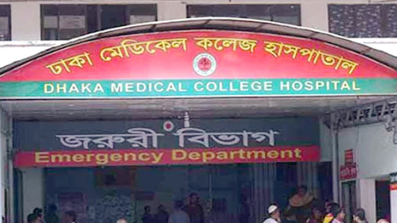 ঢাকায় কোরবানির পশু জবাই করতে গিয়ে আহত ৮০ জন,