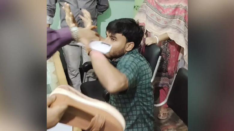 এনসিপির এক নেতাকে জুতাপেটা করার পর দল থেকে অব্যাহতি