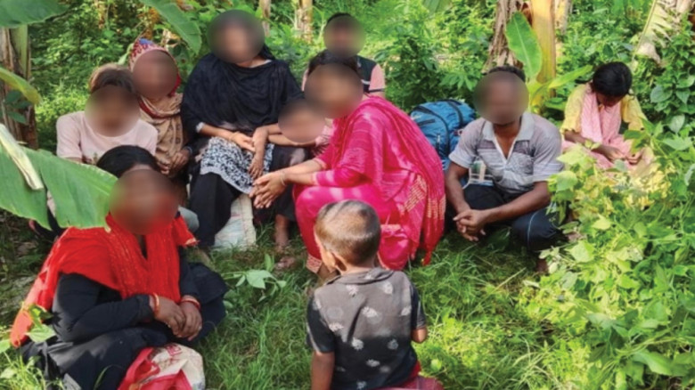 সীমান্ত পারাপারের সময় ১০ জনকে আটক করেছে বিজিবি