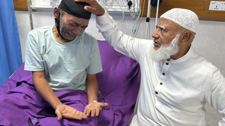 রামিসার অসুস্থ বাবাকে দেখতে হাসপাতালে জামায়াত আমির