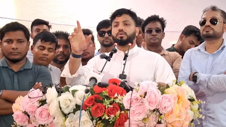 আ.লীগ ও জামায়াত একই জিনিস, আমাদের সতর্ক থাকতে হবে : ইশরাক