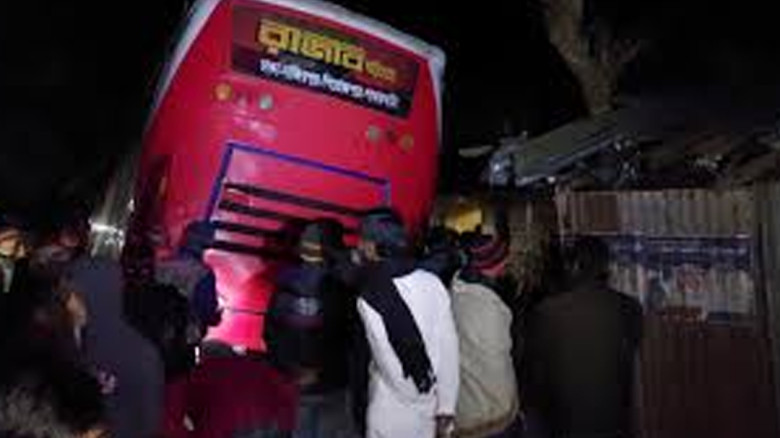 বরগুনায় সড়ক দুর্ঘটনায় প্রাণ গেল দুলাভাই ও শ্যালকের