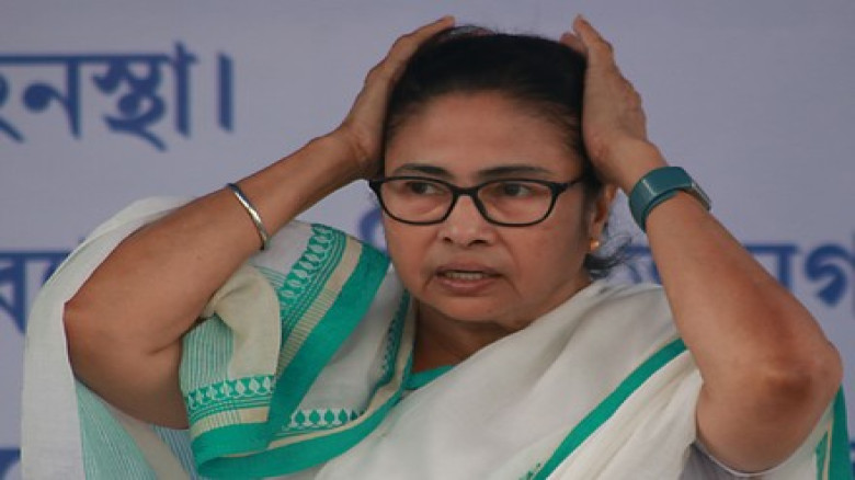 মমতা বন্দ্যোপাধ্যায়ের বাসভবনে সিআইডি অভিযান