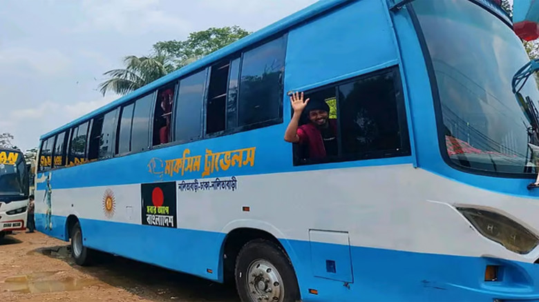 বাংলাদেশের সড়কে ছুটছে ‘আর্জেন্টিনা বাস’
