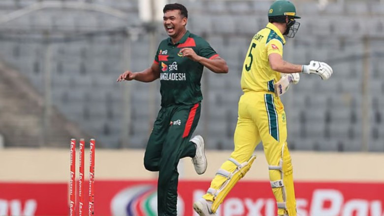 শূন্য রানে তিন উইকেট হাড়ালেন অষ্ট্রেলিয়া