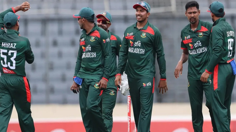 তাসকিন-মোস্তাফিজের আগুনে শুরু, চাপে বিশ্বচ্যাম্পিয়ন অস্ট্রেল