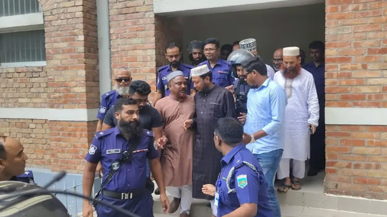 আত্মসমর্পণ করে ২ মামলায় জামিন পেলেন আমির হামজা