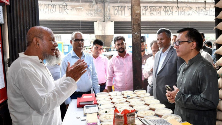 চালের বাজার স্থিতিশীল, সরবরাহ ও মজুদ সন্তোষজনক: বাণিজ্যমন্ত্