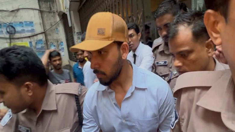 অভিনেতা আলভীর ১০ দিনের রিমান্ড চেয়েছে ডিবি