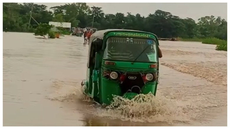 পাহাড়ি ঢলের পানিতে তলিয়ে গেছে বিশ্বম্ভরপুরের ১০০ মিটার সড়ক