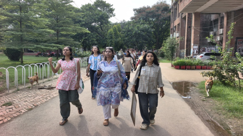 ধর্ষণচেষ্টার ৪০ দিন পরও গ্রেপ্তার নয় অভিযুক্ত, জাবিতে শিক্ষা