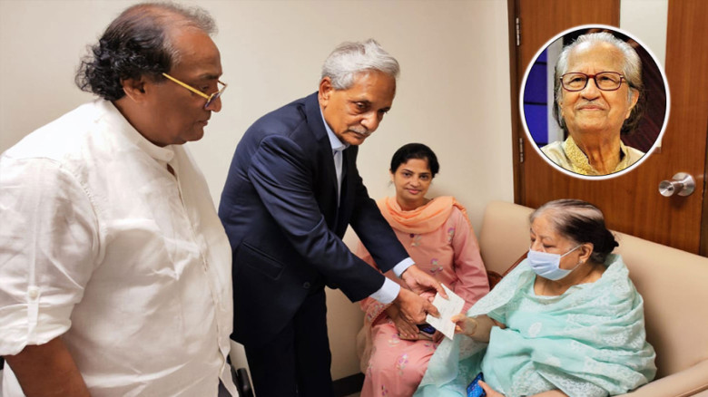 সংকটাপন্ন মুস্তাফা মনোয়ারকে হাসপাতালে দেখতে গেলেন সংস্কৃতিমন