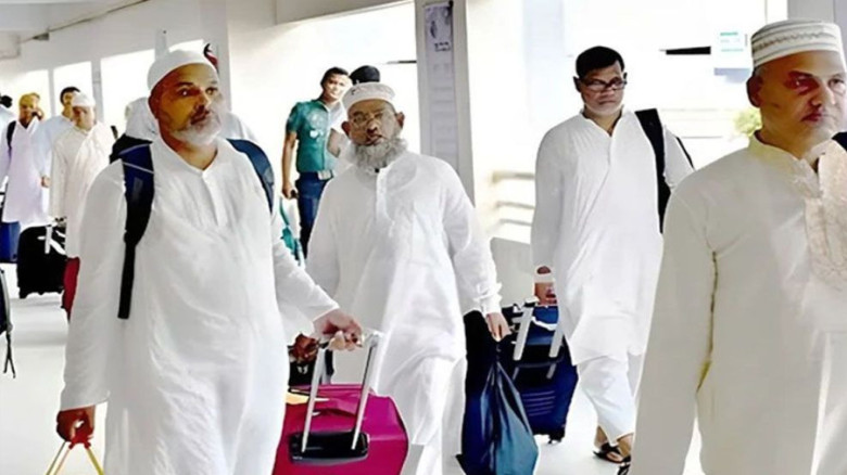 হজ শেষে দেশে ফিরেছেন ৬৩ হাজার ৭৮৩ বাংলাদেশি, মৃত্যুর সংখ্যা 