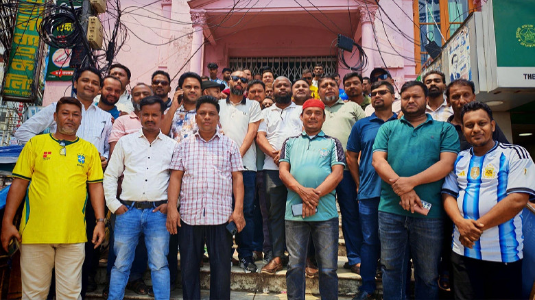 আ.লীগ ঠেকাতে আর্জেন্টিনা-ব্রাজিলের জার্সি পরে মাঠে স্বেচ্ছাস