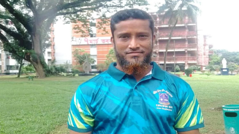 ঢাবি’র রোকেয়া হলে কাঁঠাল পাড়তে গিয়ে প্রাণ গেল মালির