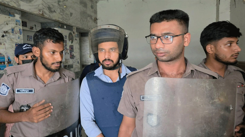 আত্মহত্যায় প্ররোচনার মামলায় অভিনেতা জাহের আলভী দুই দিনের রিম