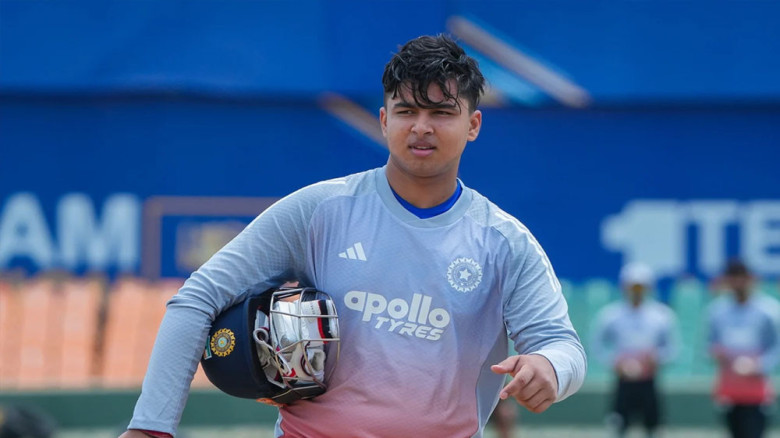 বয়স ১৬ হয়নি, তাই ব্যবহার করতে হবে আলাদা চেঞ্জিং রুম?