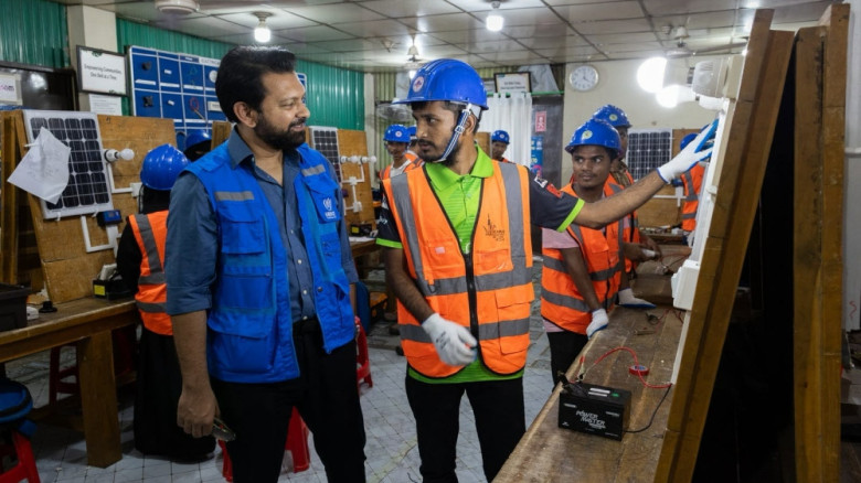 কক্সবাজারে রোহিঙ্গা শিবিরে তাহসান, বৈশ্বিক সহায়তার আহ্বান...