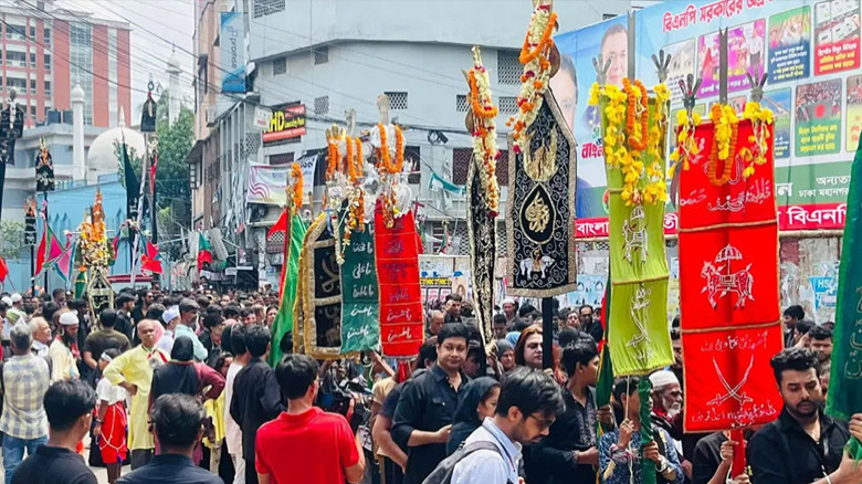 পবিত্র আশুরা উপলক্ষে রাজধানীতে শোকের তাজিয়া মিছিল