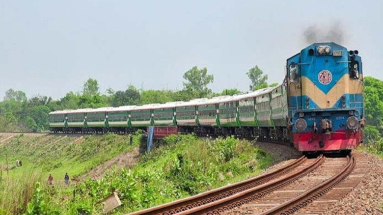 লোকসান কমাতে পশ্চিমাঞ্চলের আরও ১১ ট্রেন ইজারার প্রস্তাব