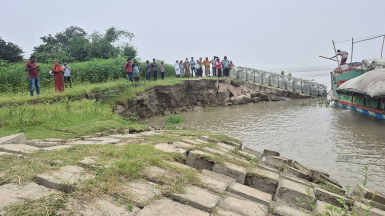 যমুনার ভাঙনে বিপর্যস্ত সিরাজগঞ্জ, ১০ দিনে গৃহহীন ৩০ পরিবার