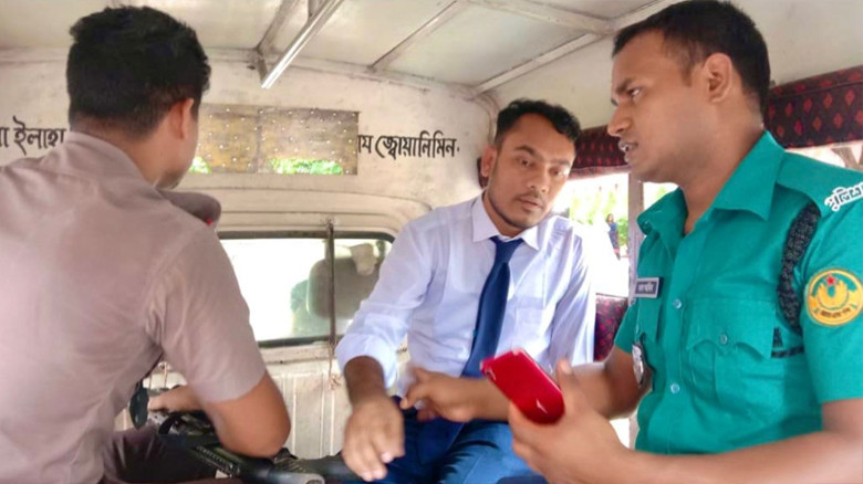 ভাইভা দিতে এসে আটক ছাত্রলীগ নেতা