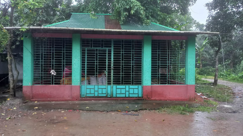 ময়মনসিংহে মন্দিরে তালা ভেঙে প্রতিমা ভাঙচুর