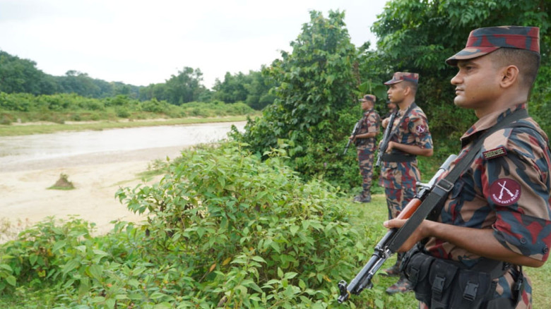সীমান্তে পুশ ইন ঠেকাতে কঠোর অবস্থানে বিজিবি