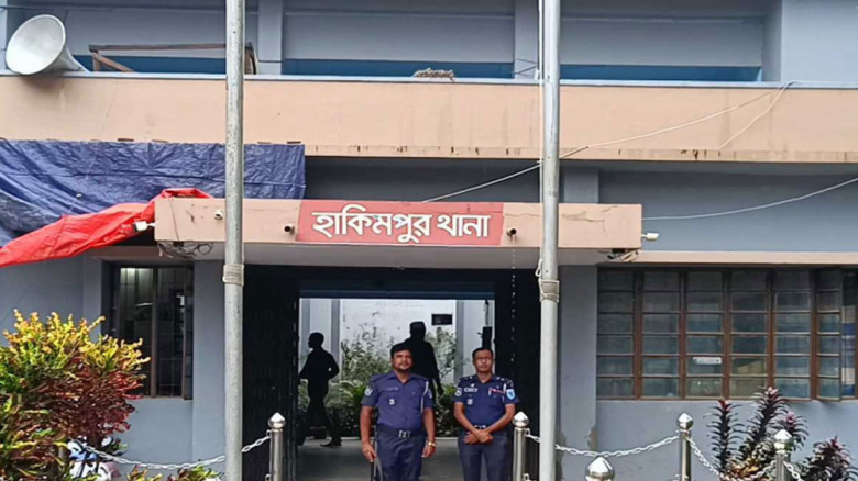 হিলিতে মাদরাসা শিক্ষার্থীকে ধর্ষণচেষ্টার অভিযোগ, বৃদ্ধ আটক