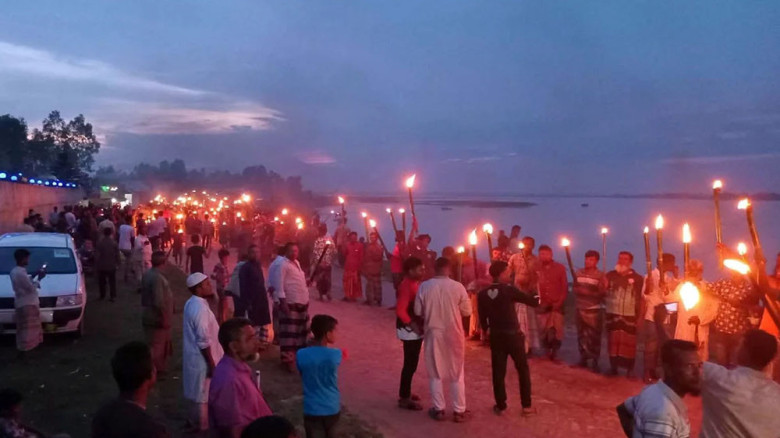 তিস্তাপারে আলোর মিছিল, প্রধান মন্ত্রীর ঘোষণাকে স্বাগত