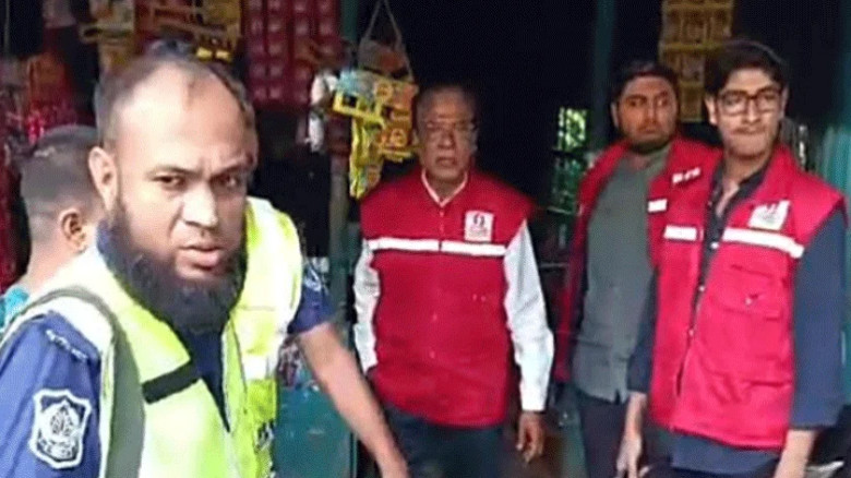মাদকের বিরুদ্ধে অভিযানে ত্রাণমন্ত্রী দুলু, একদিনে আটক ১৫