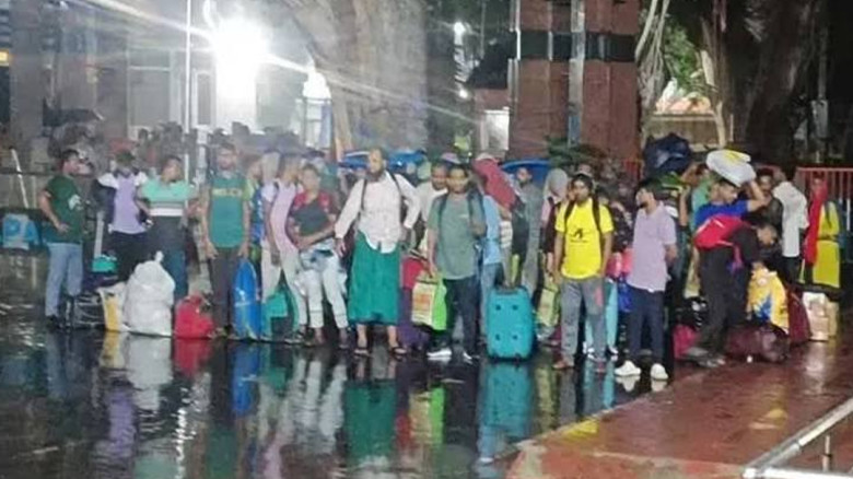 ভারতে কারাভোগ শেষে বিশেষ ট্রাভেল পারমিটে দেশে ফিরলেন ৫০ বাংল