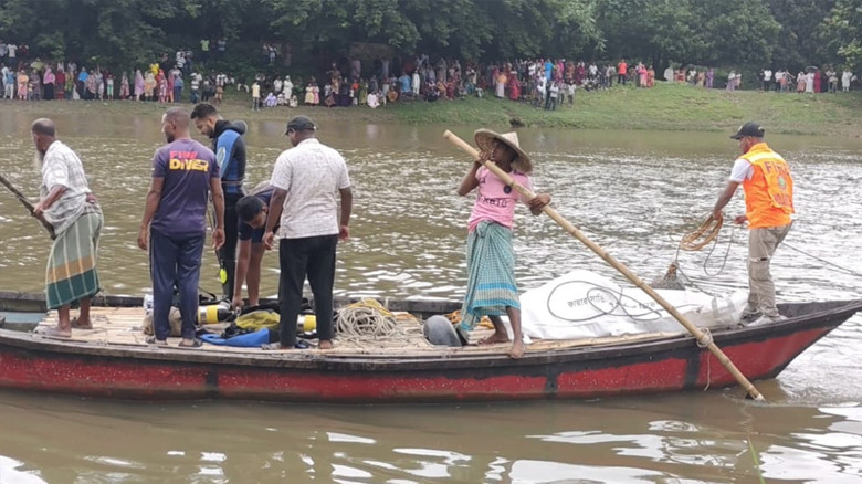 নওগাঁয় মান্নত পূরণ করতে নদী পার হতে গিয়ে গৃহবধূর মৃত্যু