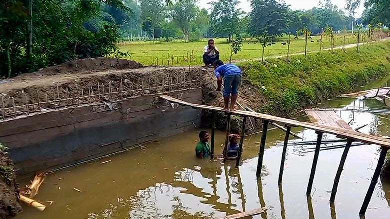 আটোয়ারীতে খাল খনন প্রকল্পে অনিয়মের অভিযোগ, তদন্ত কমিটি গঠন