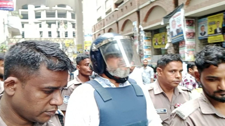 হত্যাচেষ্টা মামলায় সাবেক এমপি ওমর ফারুক সুমন গ্রেপ্তার