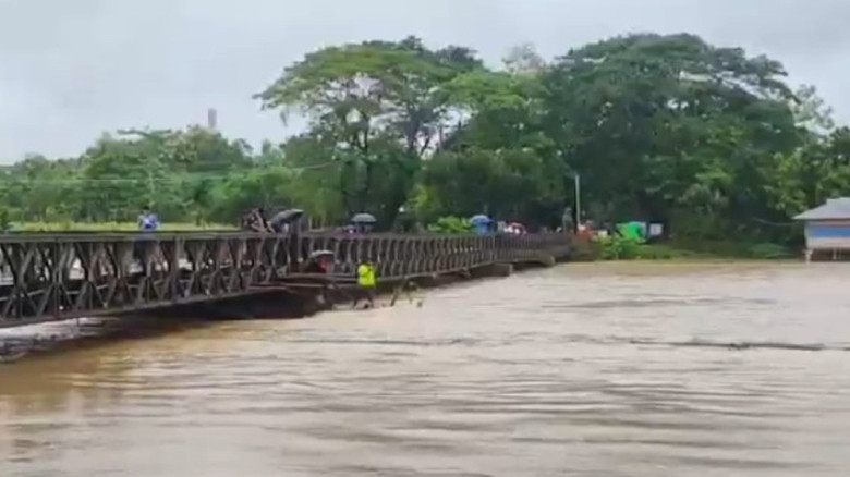 খাগড়াছড়িতে ৩ সড়কে যান চলাচল বন্ধ, অচল রাঙামাটি সড়ক
