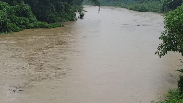 পাহাড়ি ঢল ও টানা বৃষ্টিতে ফেনীর তিন নদীর পানি বৃদ্ধি, বন্যার
