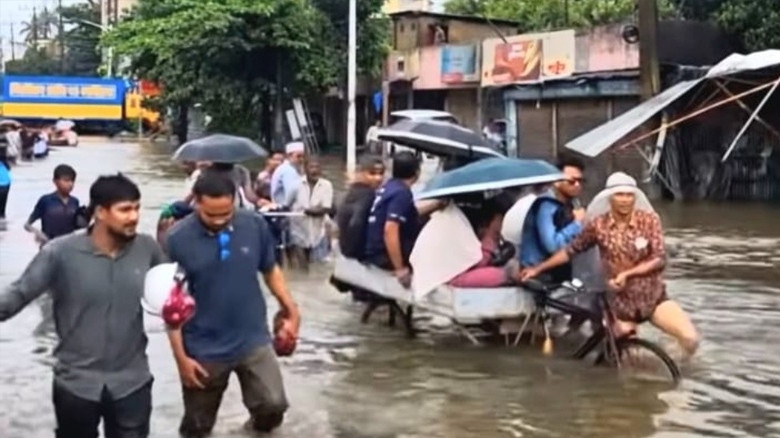 চট্টগ্রামে বন্যায় ৫ দিনে ১৩ জনের মৃত্যু, আহত ৯০ জনের মধ্যে ৭
