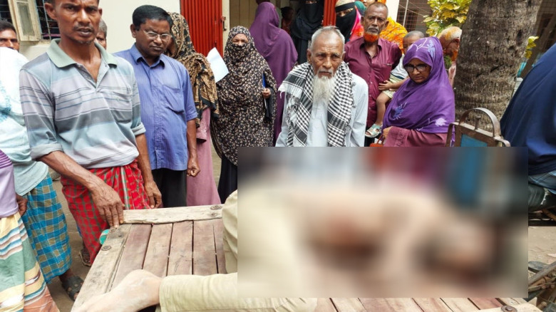 মোটরসাইকেল চোর সন্দেহে যুবককে পিটুনি