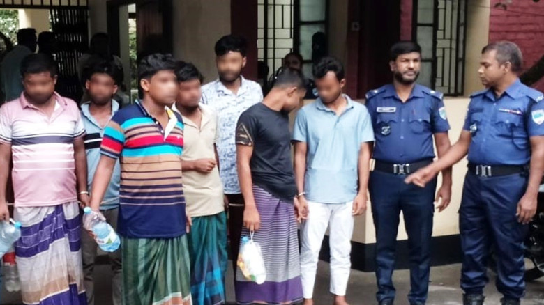 কনে নিয়ে ফেরার পথে মাইক্রোবাস খাদে, শিশুসহ নিহত ২