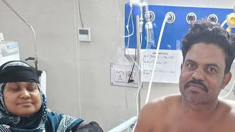 সাপের কামড় খেয়ে নিজেই হাসপাতালে চিকিৎসা নিচ্ছেন ‘বিষঝাড়া ওঝা