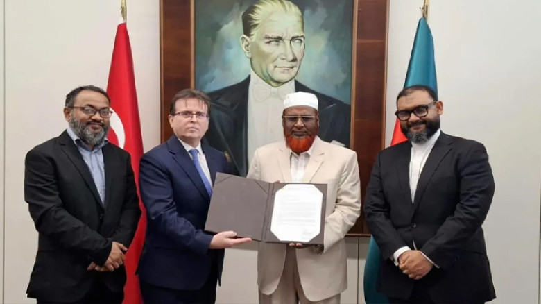 তুর্কি প্রেসিডেন্টকে শুভেচ্ছাপত্র হস্তান্তর জামায়াত নেতার