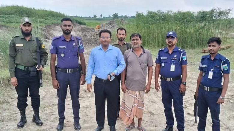 লালপুরে অবৈধভাবে মাটি কাটায় ইটভাটা মালিককে এক লাখ টাকা জরিমা